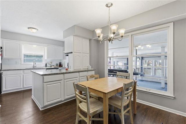 1213 SW 21st Street, Blue Springs, MO 64015