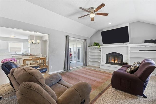 1213 SW 21st Street, Blue Springs, MO 64015