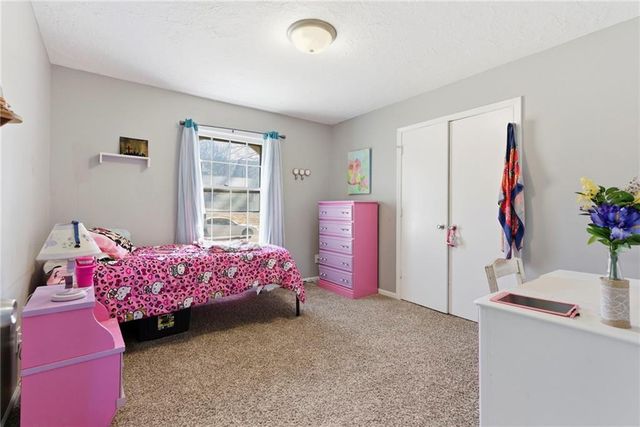 1213 SW 21st Street, Blue Springs, MO 64015