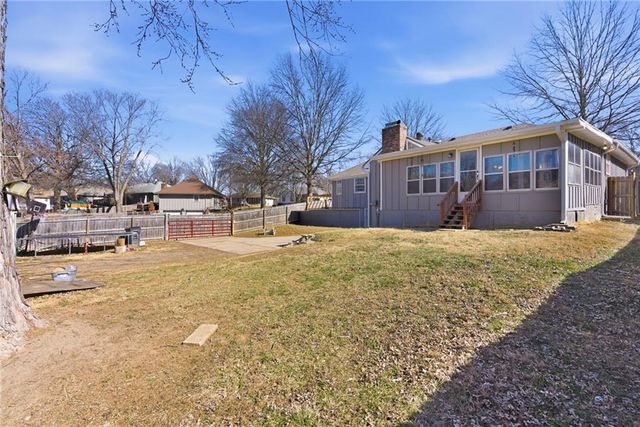 1213 SW 21st Street, Blue Springs, MO 64015