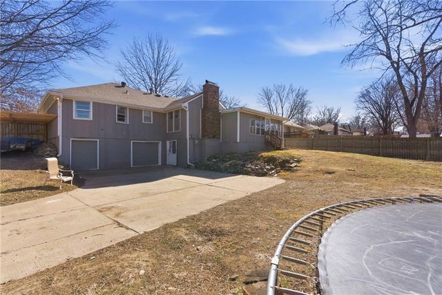 1213 SW 21st Street, Blue Springs, MO 64015