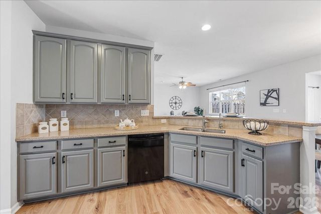 13915 Holly Stream Drive, Huntersville, NC 28078