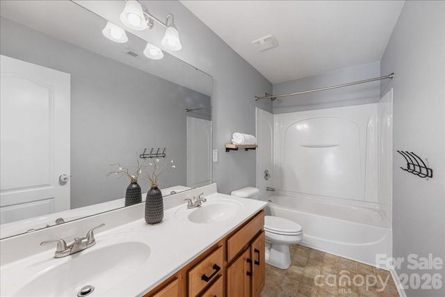 13915 Holly Stream Drive, Huntersville, NC 28078