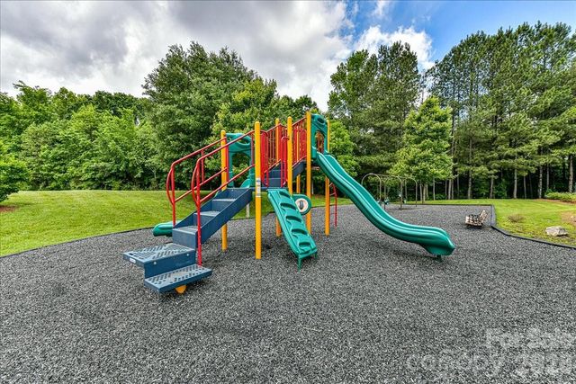 13915 Holly Stream Drive, Huntersville, NC 28078