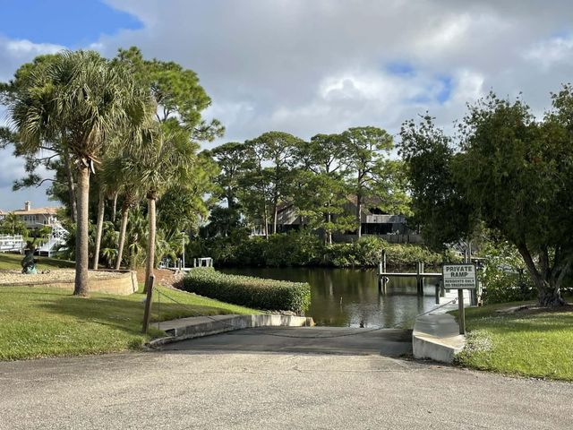 3233 NW Dockage Way, Palm City, FL 34990