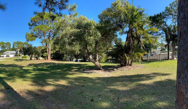 3233 NW Dockage Way, Palm City, FL 34990