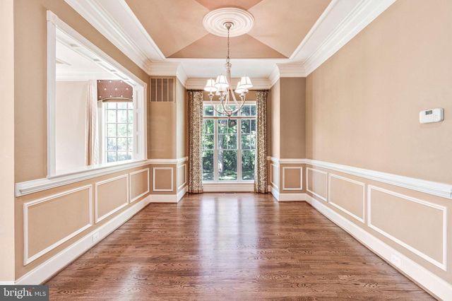 6878 FRASE DR, Falls Church, VA 22043