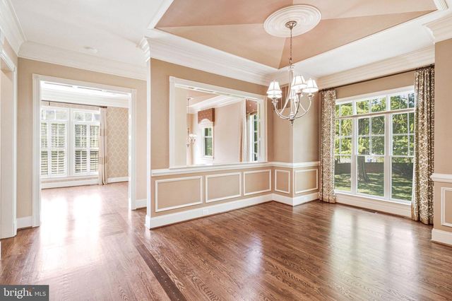 6878 FRASE DR, Falls Church, VA 22043