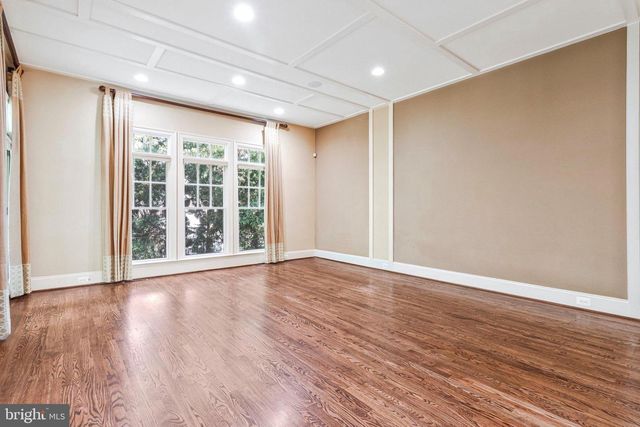 6878 FRASE DR, Falls Church, VA 22043