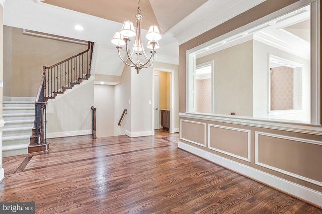 6878 FRASE DR, Falls Church, VA 22043