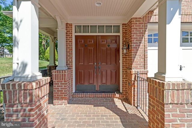 6878 FRASE DR, Falls Church, VA 22043