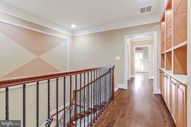 6878 FRASE DR, Falls Church, VA 22043