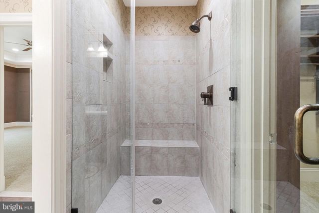6878 FRASE DR, Falls Church, VA 22043