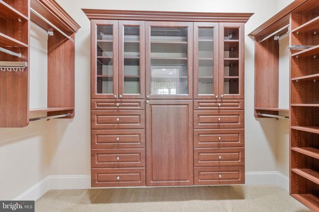 6878 FRASE DR, Falls Church, VA 22043