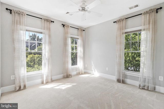 6878 FRASE DR, Falls Church, VA 22043
