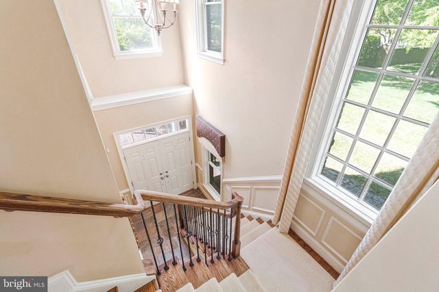 6878 FRASE DR, Falls Church, VA 22043