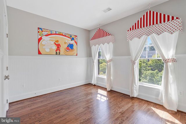 6878 FRASE DR, Falls Church, VA 22043