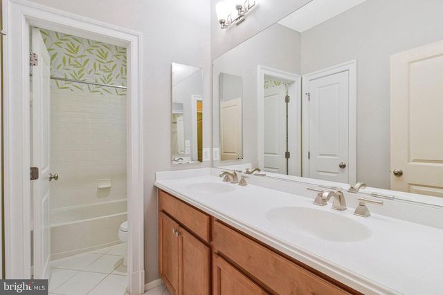 6878 FRASE DR, Falls Church, VA 22043