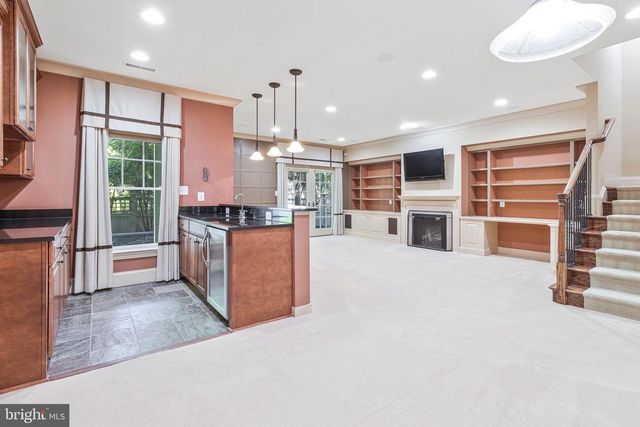 6878 FRASE DR, Falls Church, VA 22043