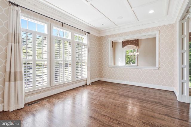 6878 FRASE DR, Falls Church, VA 22043