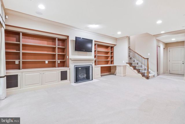 6878 FRASE DR, Falls Church, VA 22043