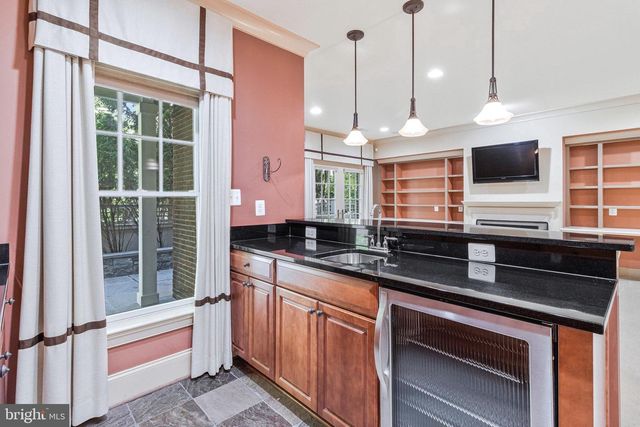 6878 FRASE DR, Falls Church, VA 22043