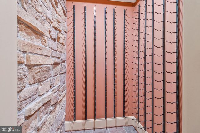 6878 FRASE DR, Falls Church, VA 22043