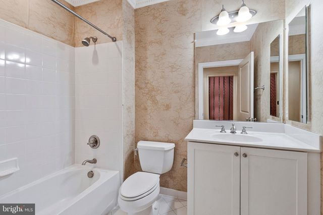 6878 FRASE DR, Falls Church, VA 22043