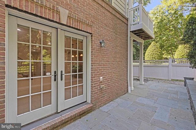 6878 FRASE DR, Falls Church, VA 22043