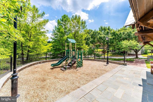 6878 FRASE DR, Falls Church, VA 22043