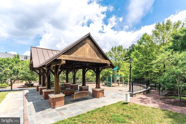6878 FRASE DR, Falls Church, VA 22043