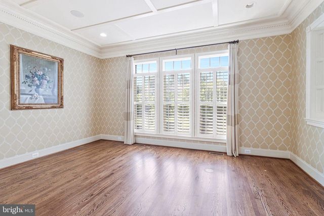 6878 FRASE DR, Falls Church, VA 22043