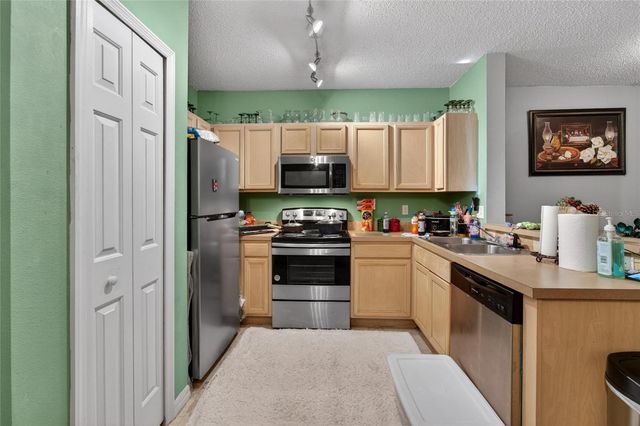 6557 OSPREY LAKE CIRCLE 6557, Riverview, FL 33578