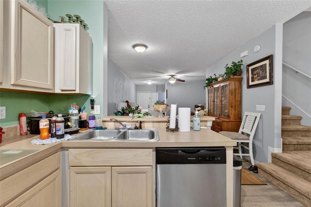 6557 OSPREY LAKE CIRCLE 6557, Riverview, FL 33578