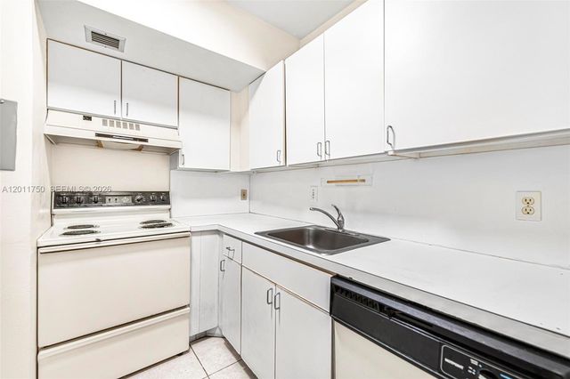 9107 SW 137th Ter 1-4, Miami, FL 33176