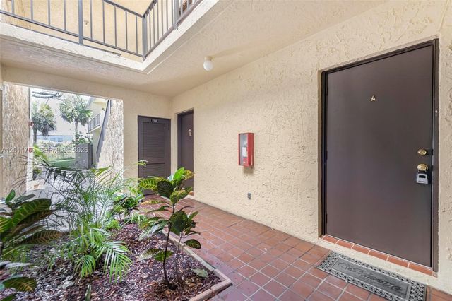 9107 SW 137th Ter 1-4, Miami, FL 33176