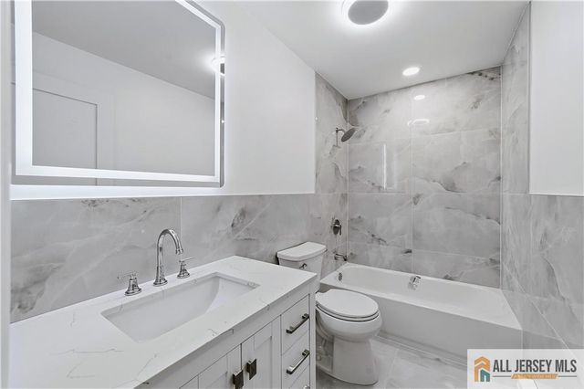 66 Essex Road 66B, Monroe, NJ 08831