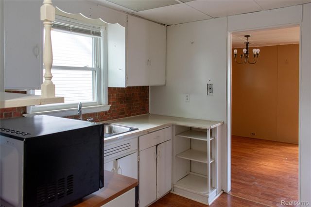 26536 Dartmouth Street, Madison Heights, MI 48071