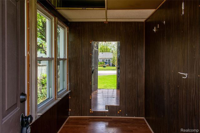 26536 Dartmouth Street, Madison Heights, MI 48071