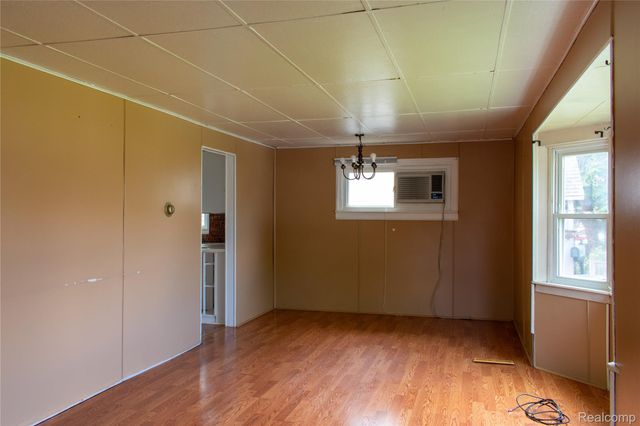 26536 Dartmouth Street, Madison Heights, MI 48071