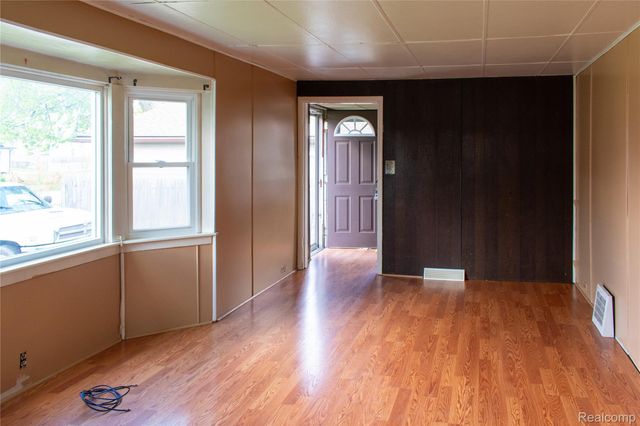 26536 Dartmouth Street, Madison Heights, MI 48071