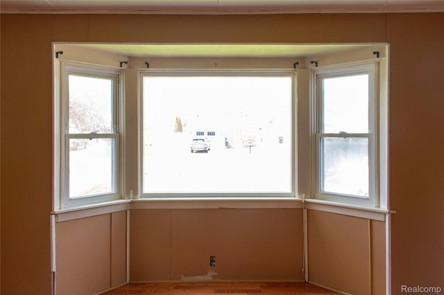26536 Dartmouth Street, Madison Heights, MI 48071
