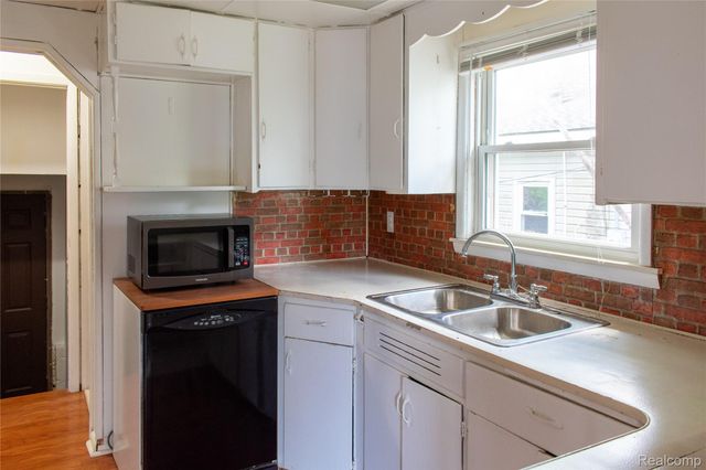 26536 Dartmouth Street, Madison Heights, MI 48071