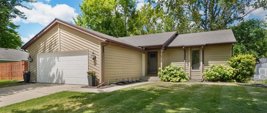 4583 Sutton Place, Grandville, MI 49418