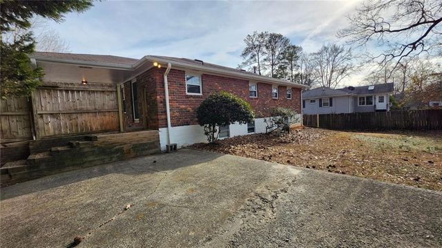 652 Forest Ridge SE Drive, Marietta, GA 30067