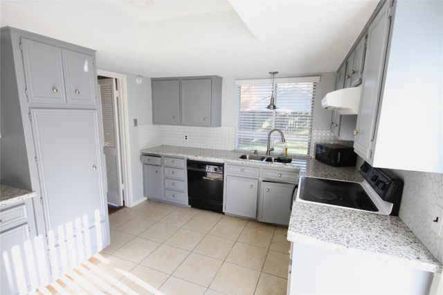 10703 Sageberry Drive, Houston, TX 77089