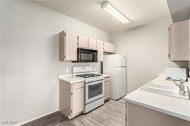 7413 West RUSSELL Road 254, Las Vegas, NV 89113