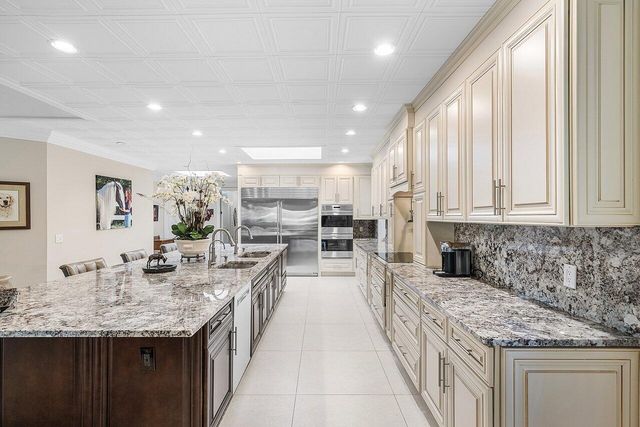 10707 El Caballo Court, Delray Beach, FL 33446