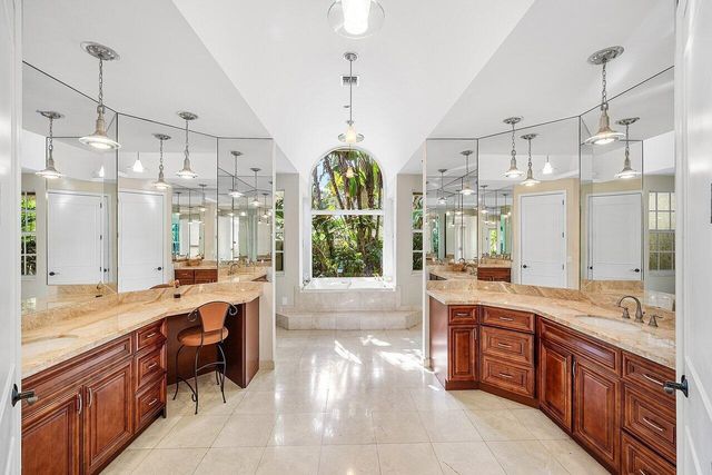 10707 El Caballo Court, Delray Beach, FL 33446