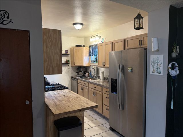 430 CHAUTAUQUA Boulevard, Erie, PA 16511